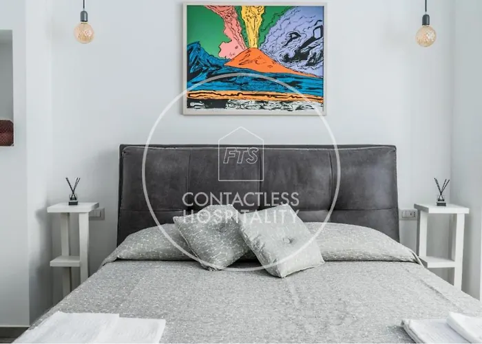 Naples & Love Rooms