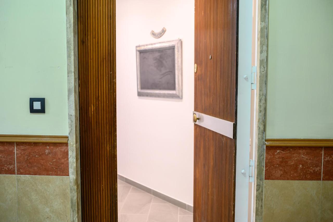 Naples & Love Rooms Affittacamere