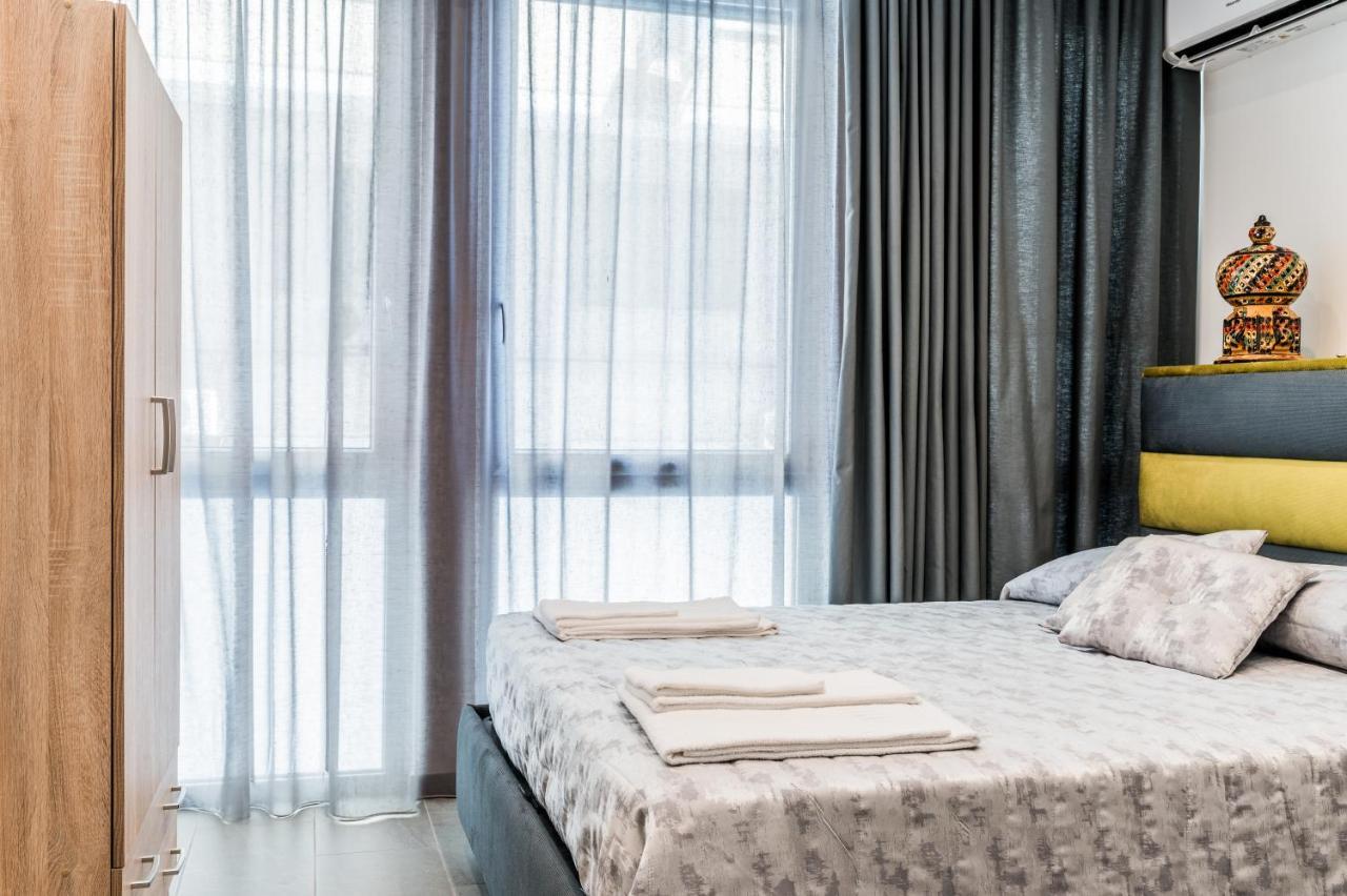 Naples & Love Rooms
